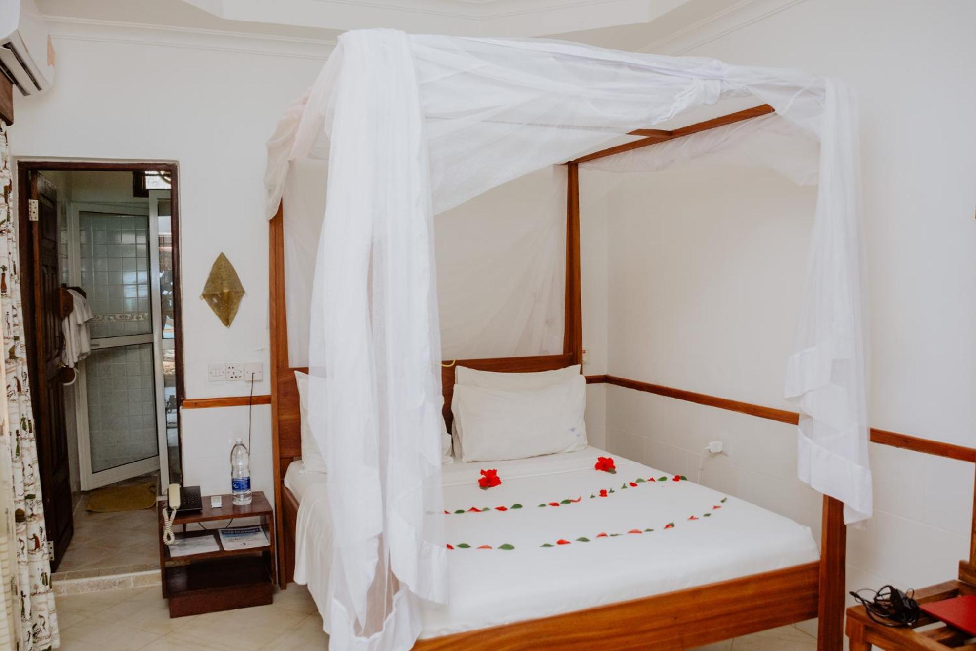 Mnarani Beach Cottages Nungwi Ngoại thất bức ảnh